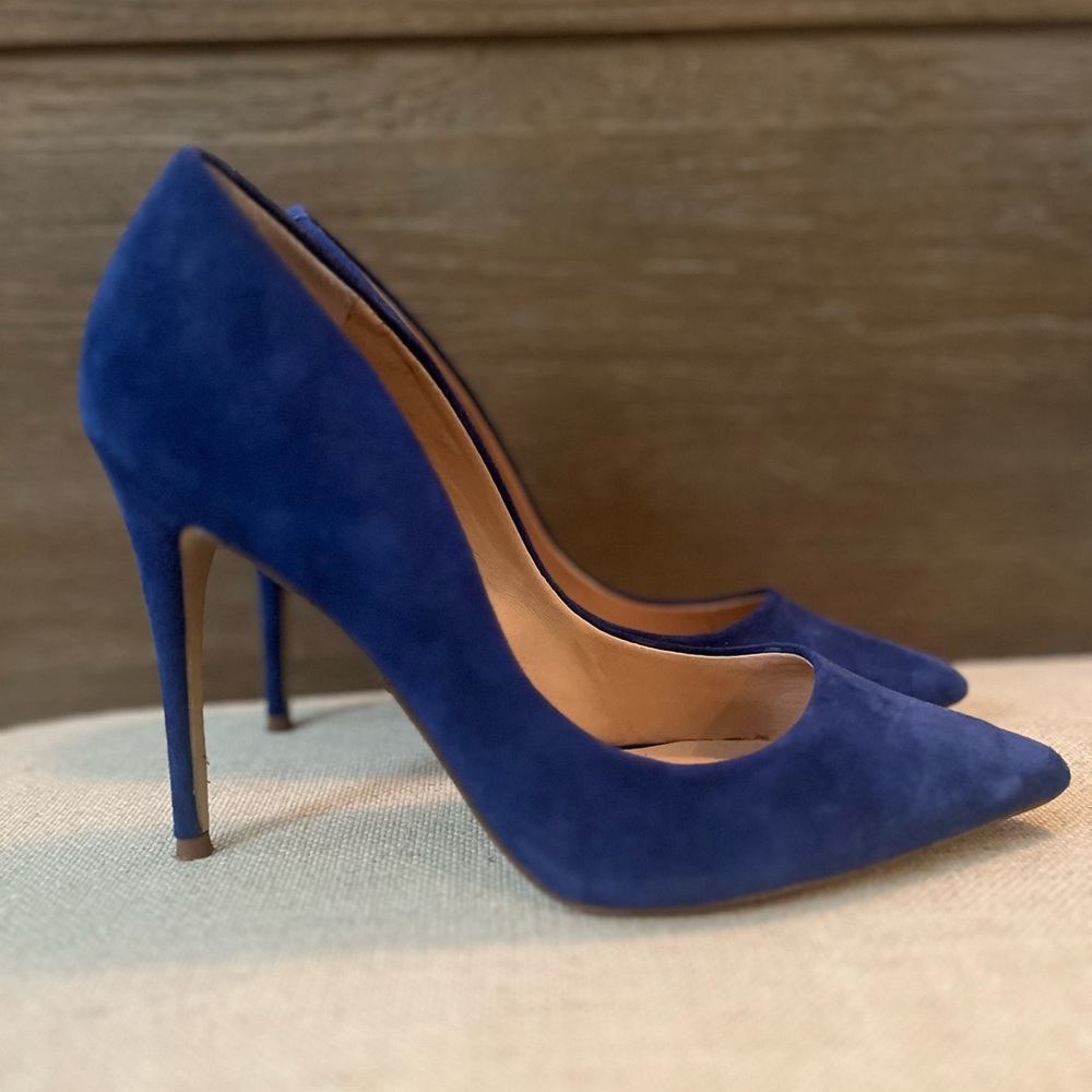 Steve Madden blue pumps size 8, like new (worn once)